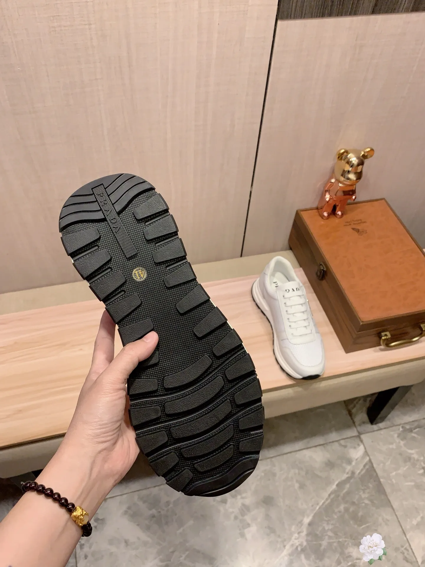Men's Men's Shoes💰420💰💰🎩🎩[Lightning][Lightning] "PRADA*" The latest and most popular casual shoes, top brand [seduce] luxury~purchase, top~quality. [Strong] The upper is made of imported breathable cowhide with material ➕ breathable sheepskin feet (•) and fine workmanship. The original stylish and stylish soft rubber wear-resistant and non-slip outsole is light and comfortable on the feet. The real thing looks better when photographed. 085: code: 38-44, 3️⃣ colors selected